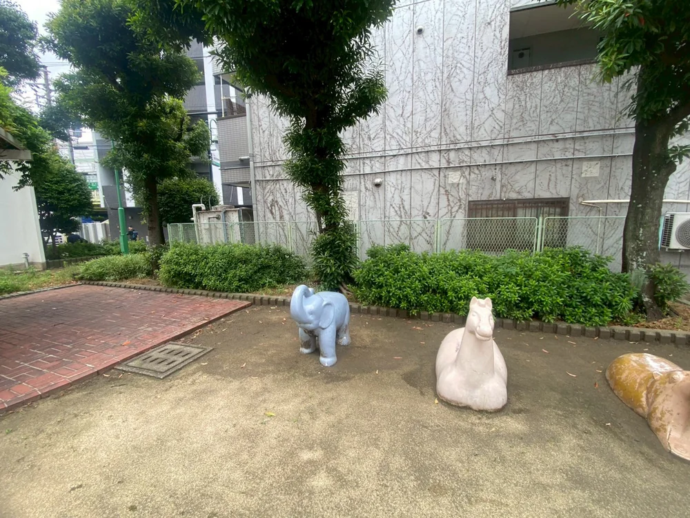 ヒラドツツジ、コグマザサ